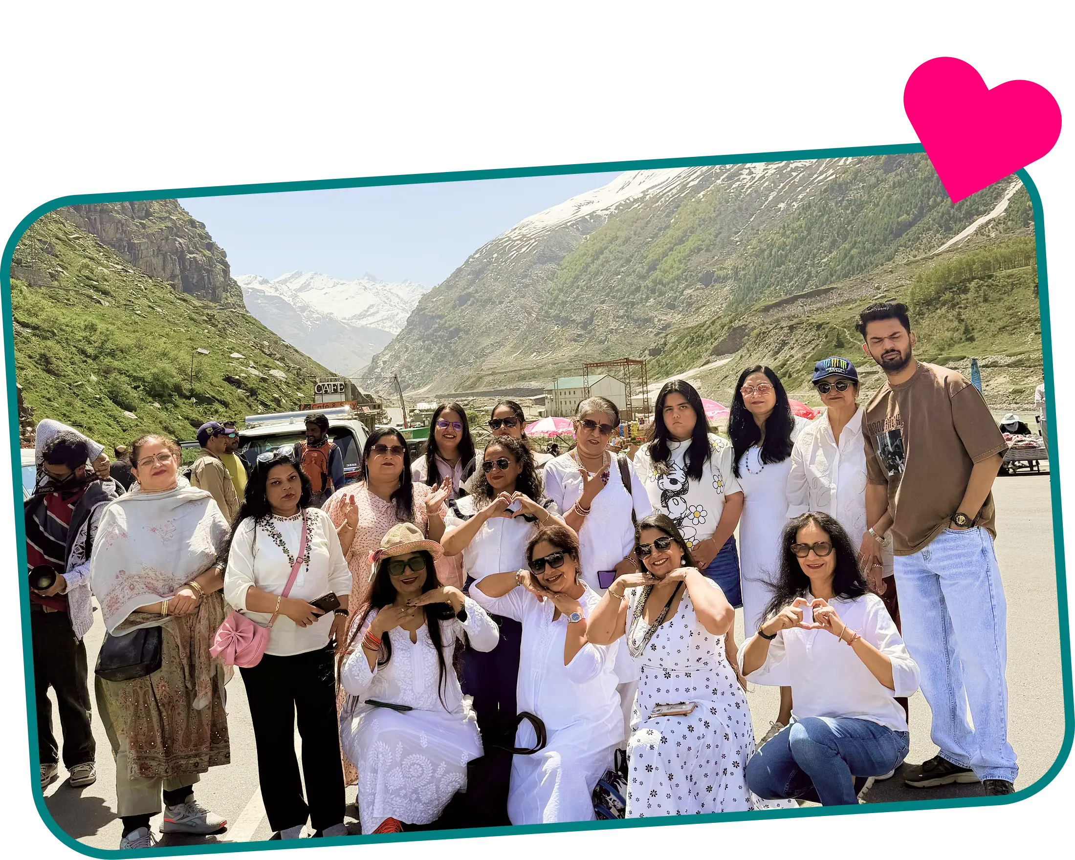 Chalo Saheli group of women travelers in the mountains